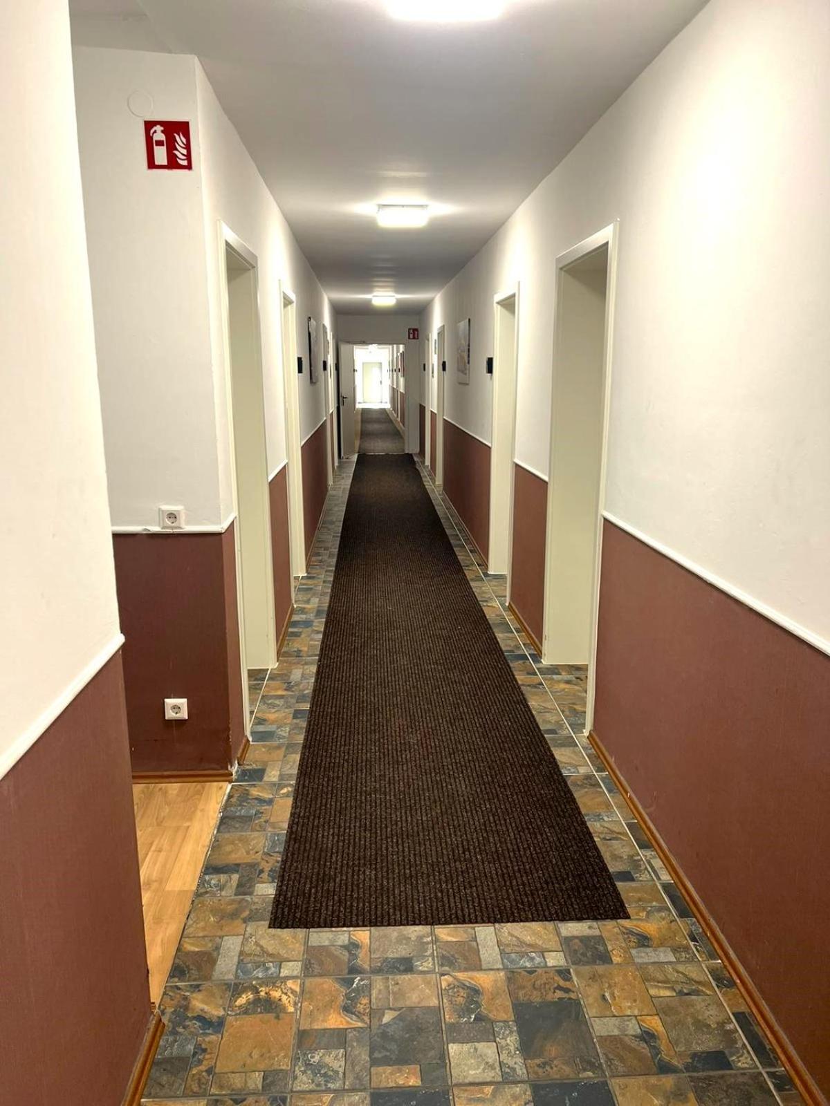 Hotel Castellana Lessien Exterior photo